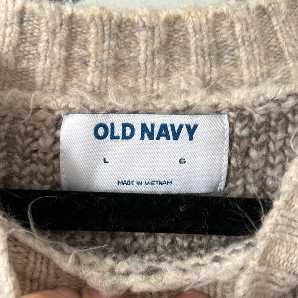 Old navy pullover - Picture 2 of 2
